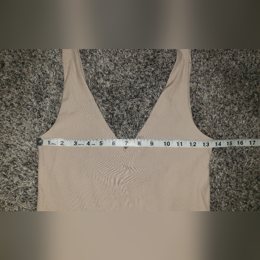House Of Harlow 1960|NWOT| V-Neck Bodysuit - Picture 3 of 6